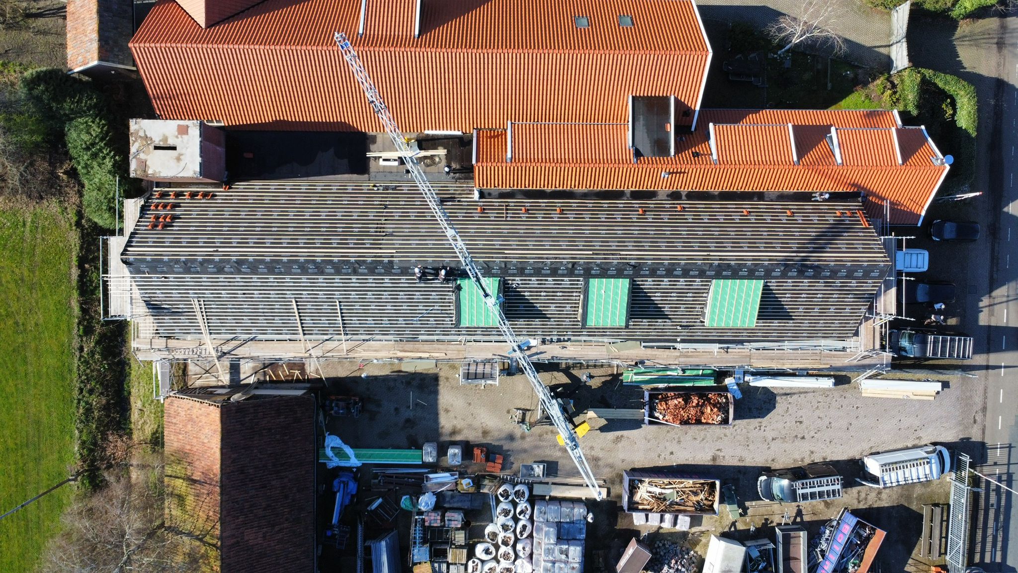 Restauratie en verduurzaming hellend dak en dakkapellen Weerselo fase 2 foto